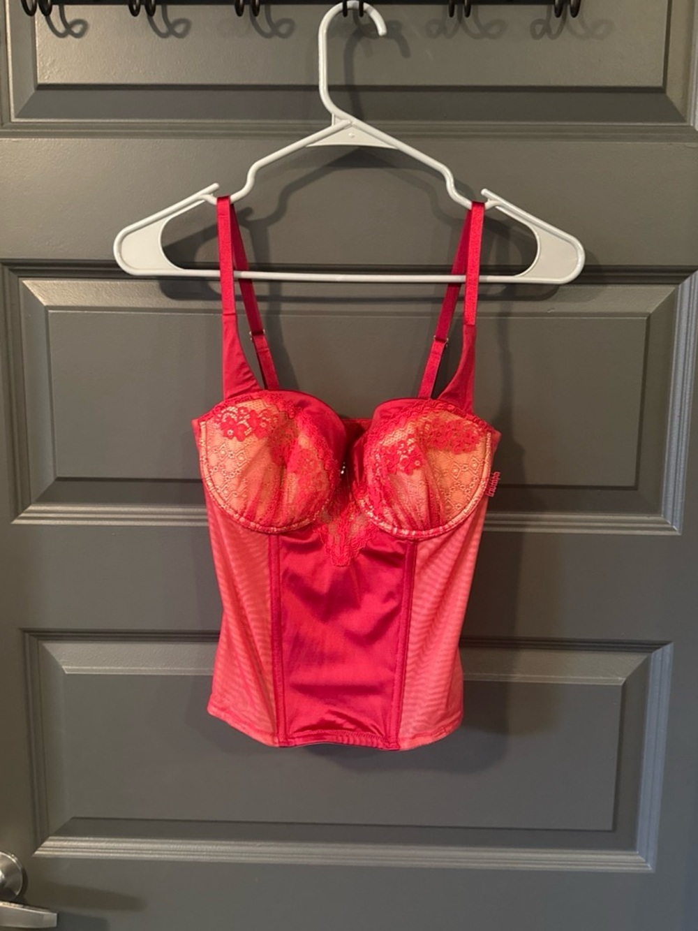 Triumph Red Lace Underwire Corset Bustier Top 34C (US) / 75C (EU)